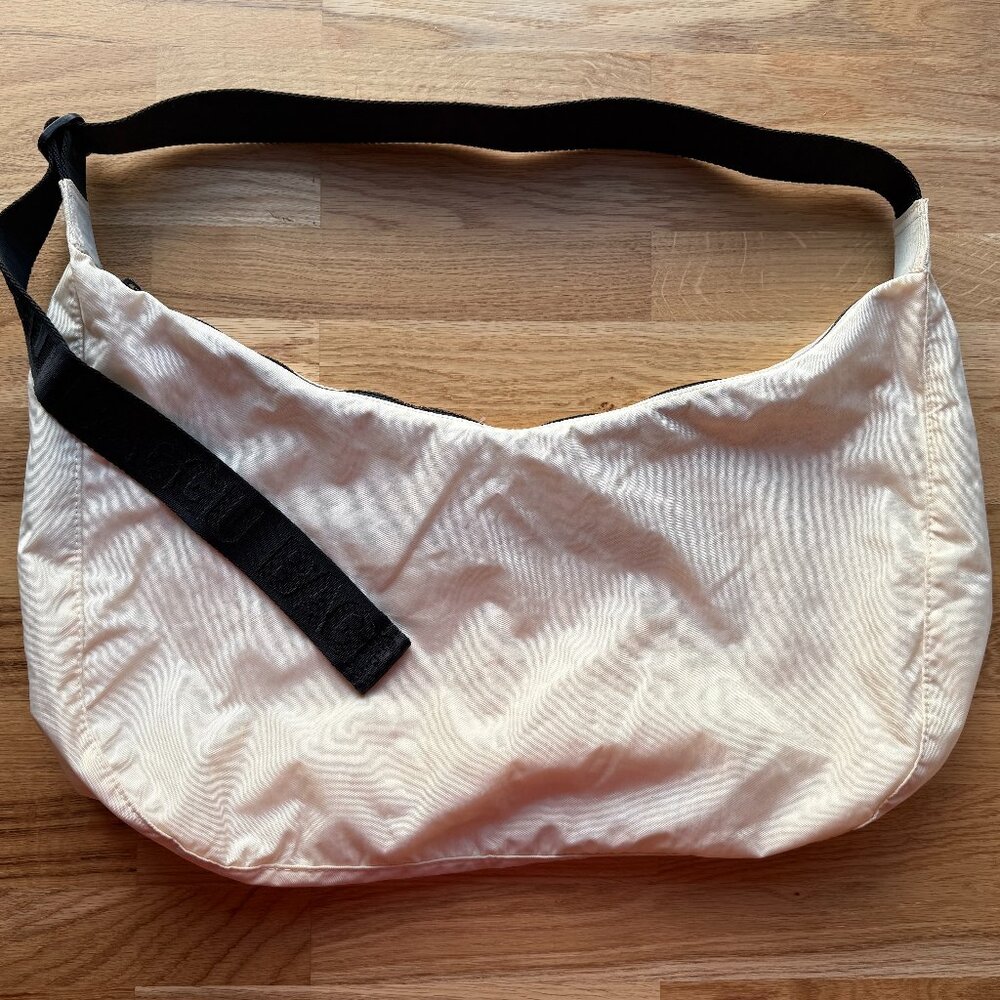 Large BAGGU cCescent Bag in Ivory